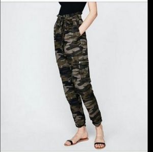 Express Extreme High Rise Paperbag Camouflage Pants Size Small